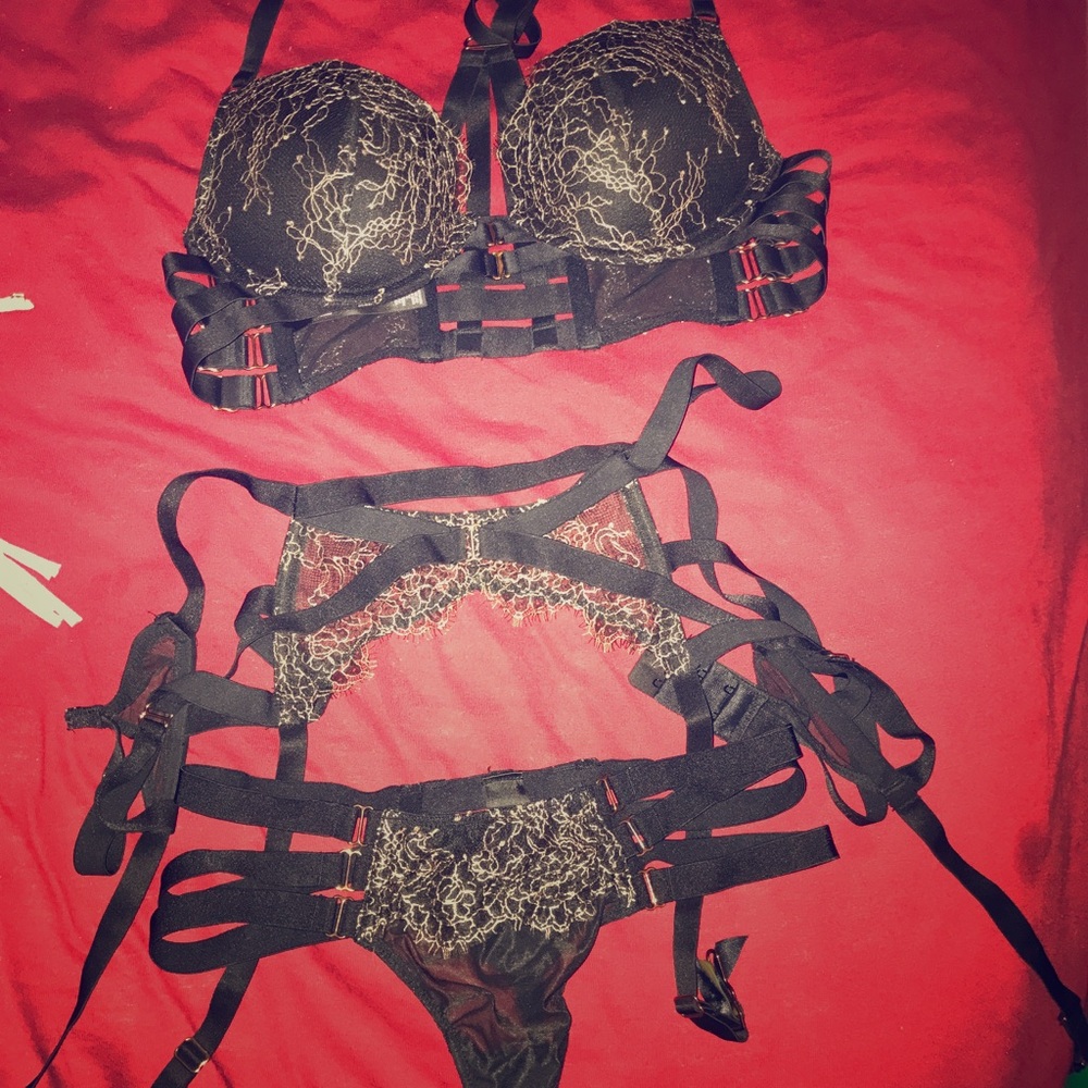 VICTORIA SECRET 3 PIECE SET